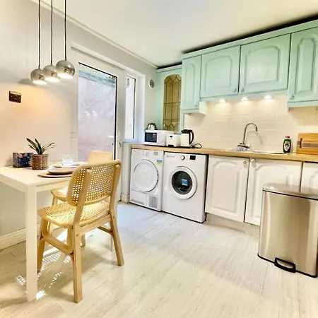 In House - 1-spacious Modern Duplex 2b2b *